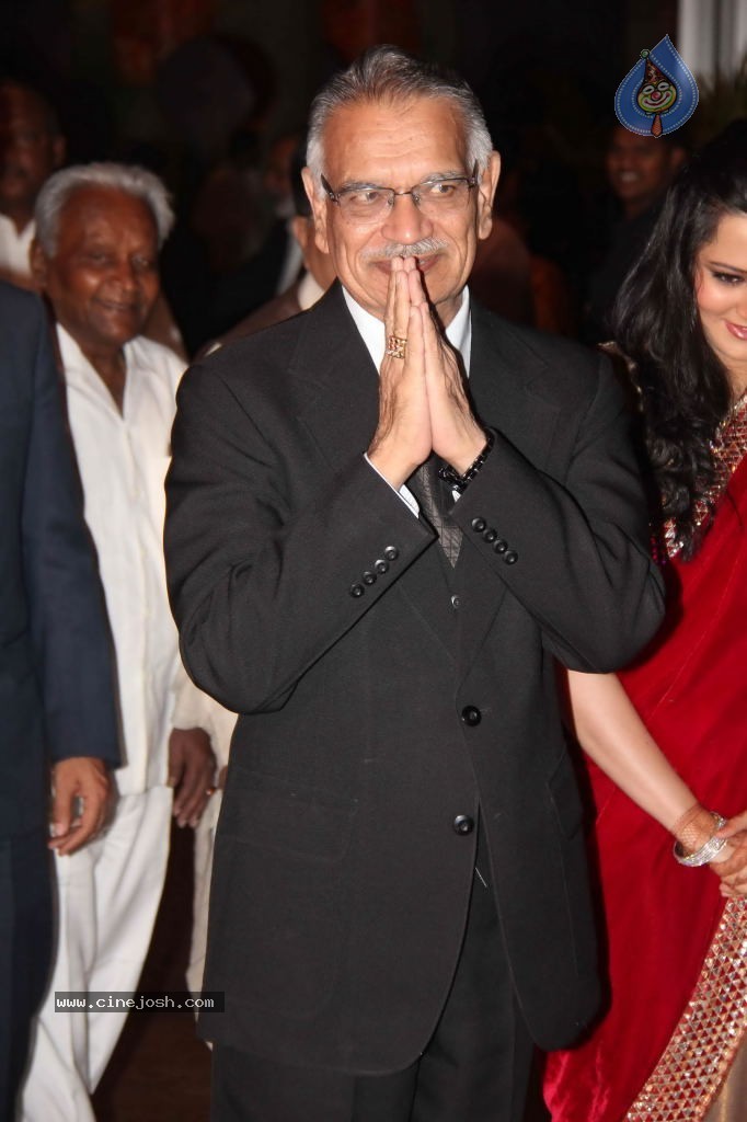 Genelia n Ritesh Reception Photos - 02 - 115 / 144 photos