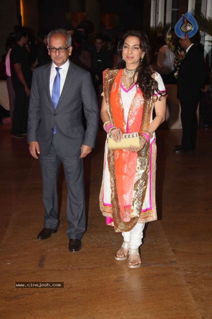 Genelia n Ritesh Reception Photos - 02 - 118 / 144 photos