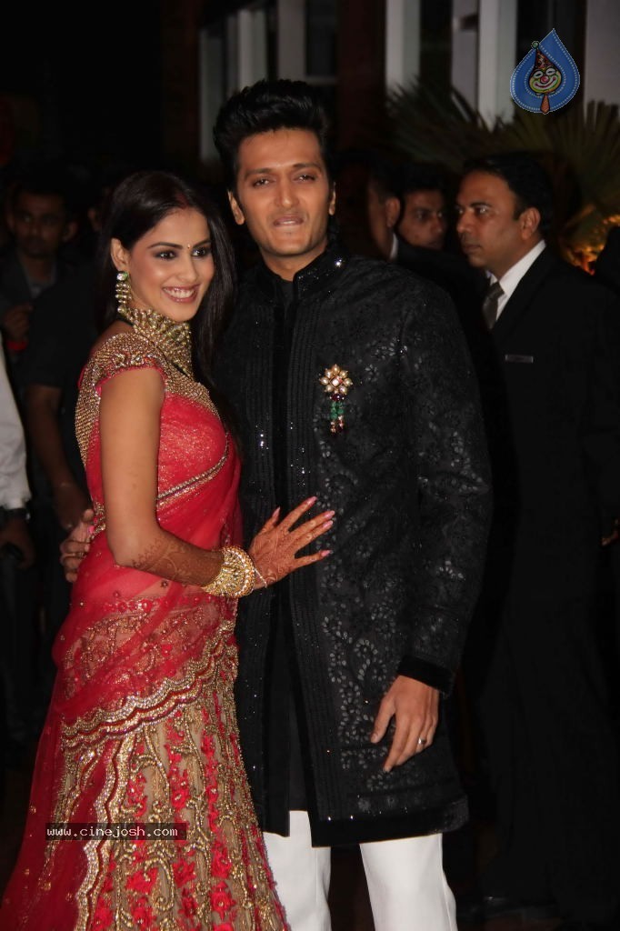 Genelia n Ritesh Reception Photos - 02 - 143 / 144 photos