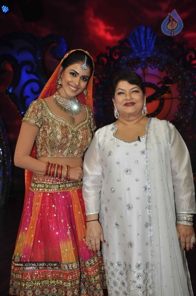 Genelia n Malaika at Nachle Ve Spot - 29 / 57 photos