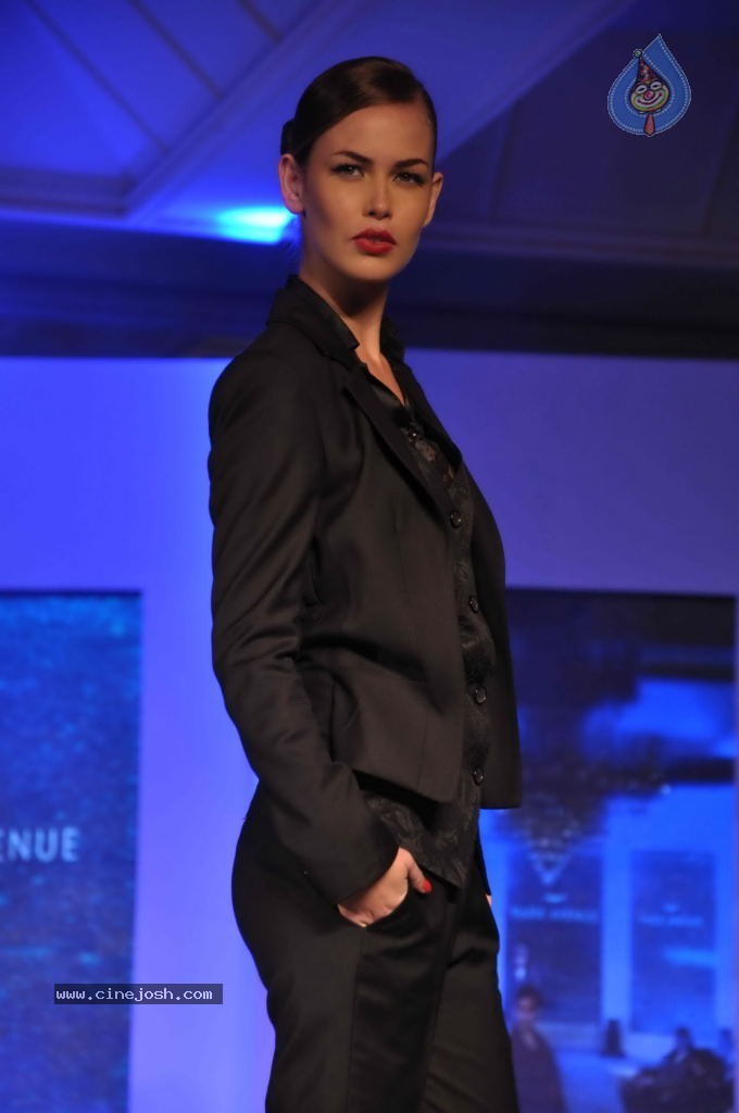 Genelia Walks the Ramp at Park Avenue Collection - 31 / 67 photos