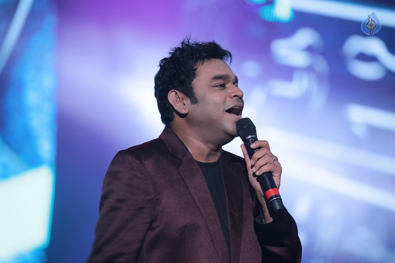 Global Citizen Festival India 2016 Event - 19 / 42 photos