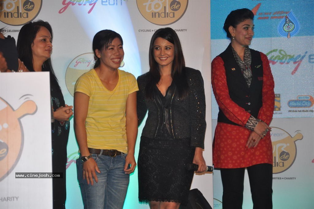 Godrej Eon Tour De India Launch - 6 / 32 photos