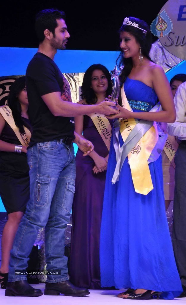 Golds Gym Miss Fit n Fab Contest - 21 / 47 photos