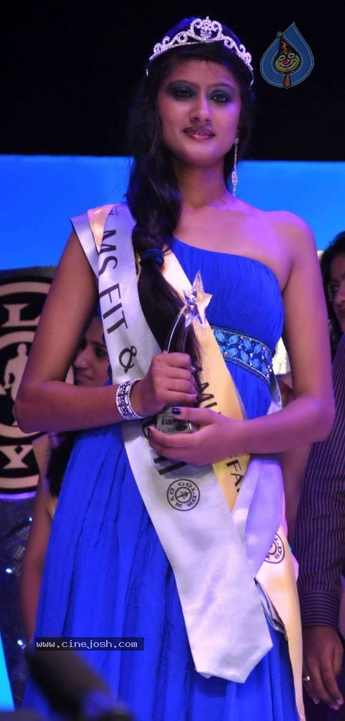 Golds Gym Miss Fit n Fab Contest - 32 / 47 photos