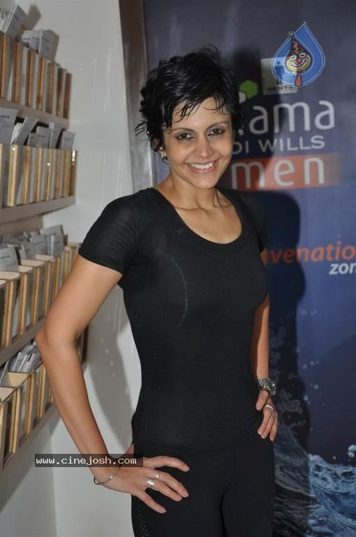Golds Gym Super Spin Cycling Event - 27 / 45 photos