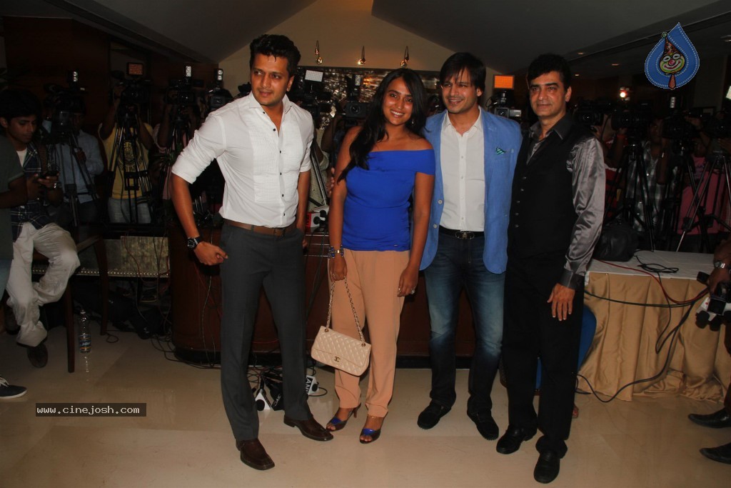 Grand Masti Success Party - 13 / 53 photos