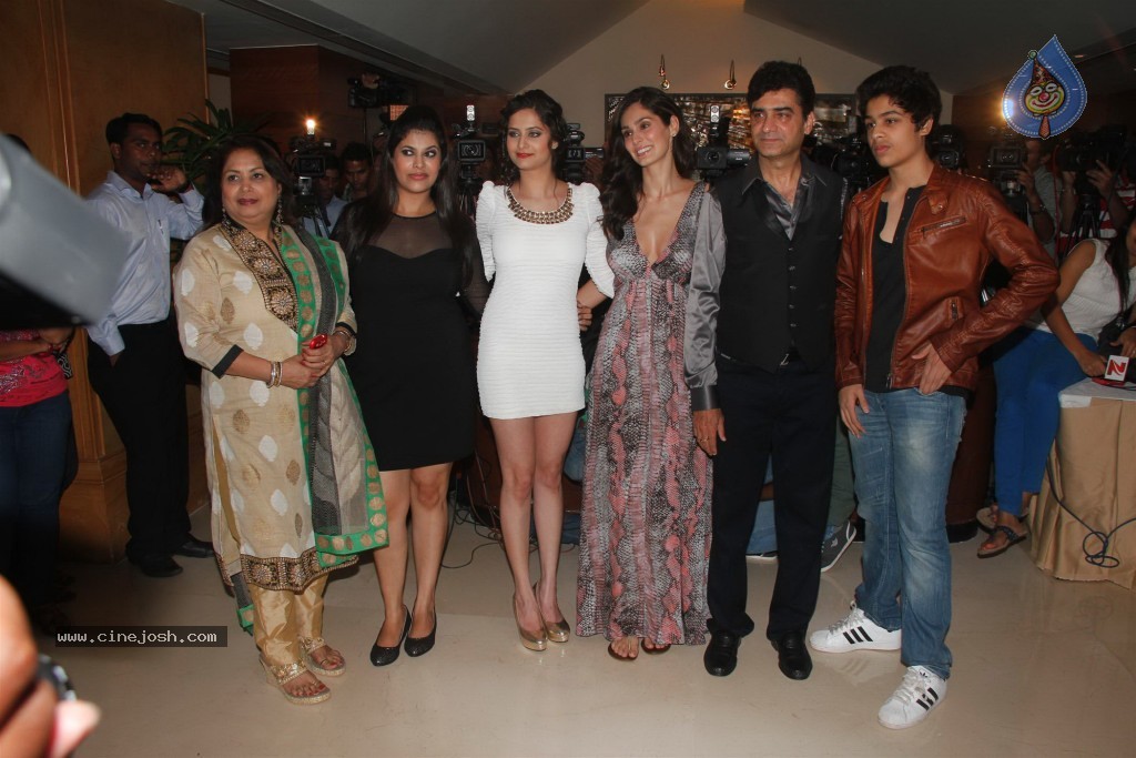 Grand Masti Success Party - 18 / 53 photos