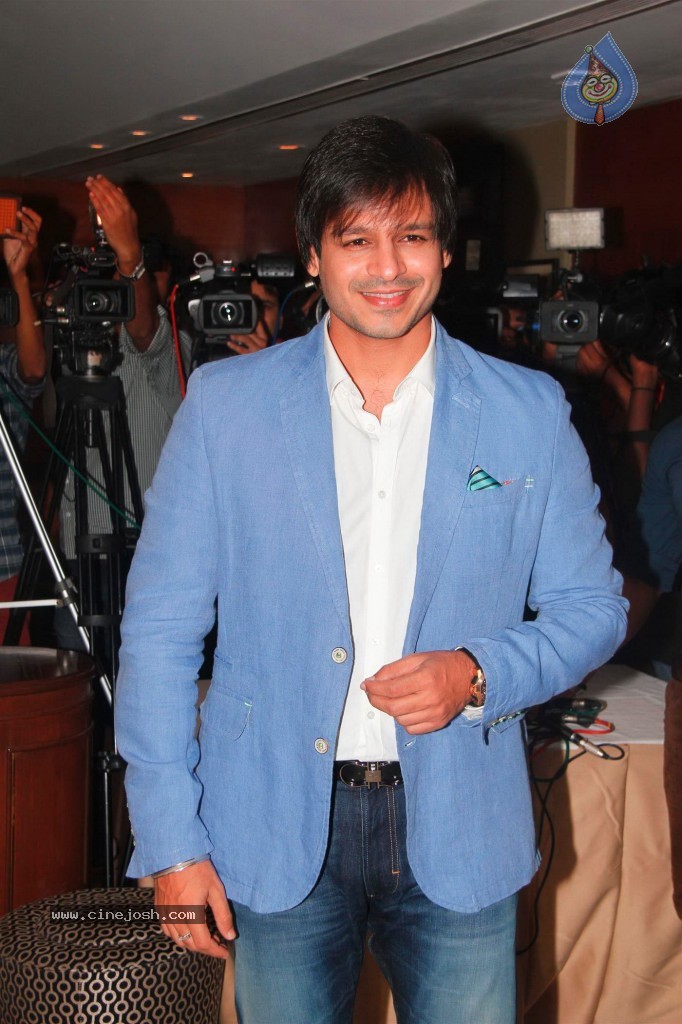 Grand Masti Success Party - 33 / 53 photos
