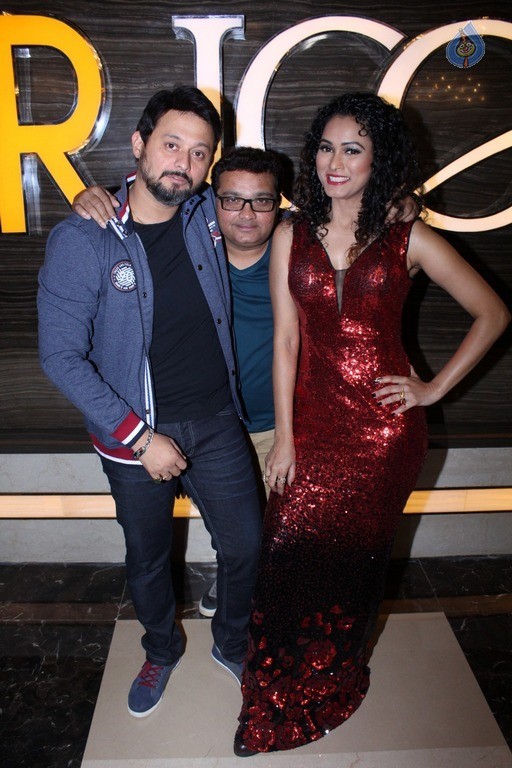 Grand Premiere Of Marathi Film Fugay Photos - 41 / 42 photos