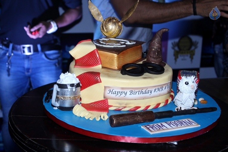 Producer Vikas Gupta Birthday Bash - 43 / 63 photos