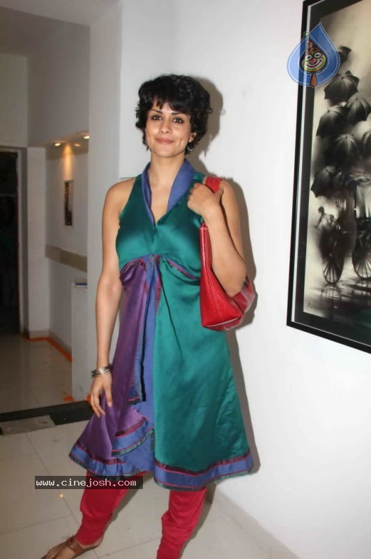 Gul Panag at Art for Dignity Preview - 9 / 23 photos