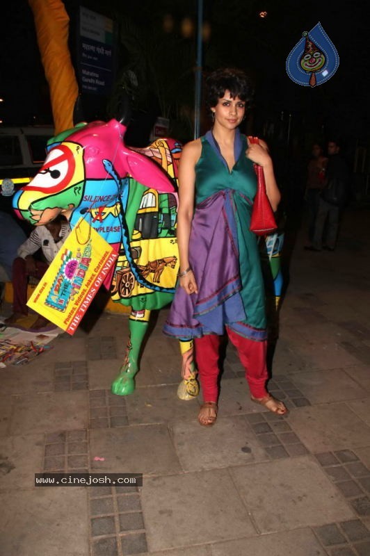 Gul Panag at Art for Dignity Preview - 19 / 23 photos