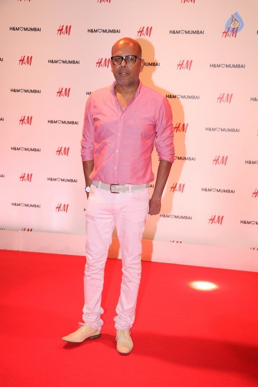 H and M Mumbai 1st Store Launch Party - 16 / 63 photos