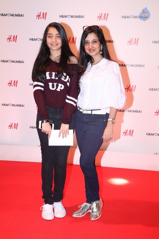H and M Mumbai 1st Store Launch Party - 28 / 63 photos