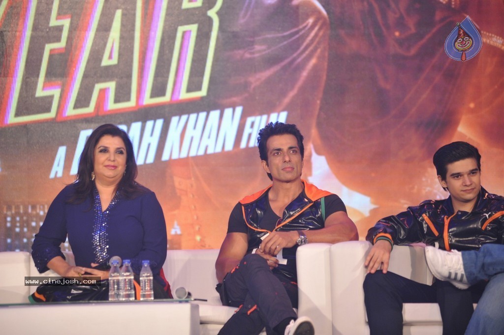 Happy New Year Trailer Launch - 12 / 60 photos