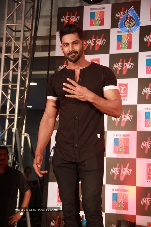 Hate Story 4 Music Concert At R City Mall - 17 / 30 photos