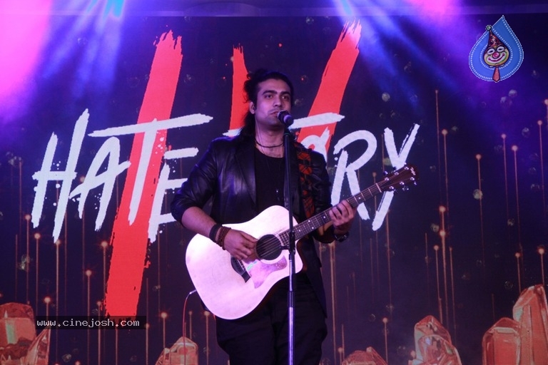 Hate Story 4 Music Concert At R City Mall - 19 / 30 photos