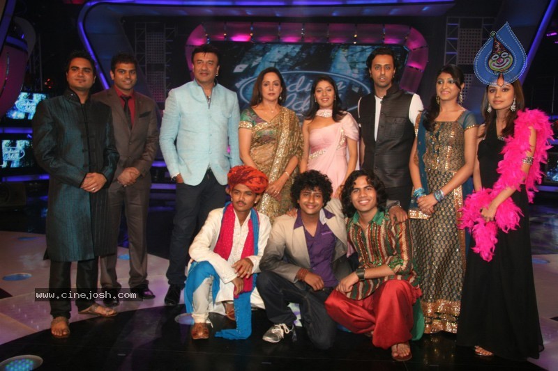 Hema Malini on Indian Idol - 13 / 47 photos