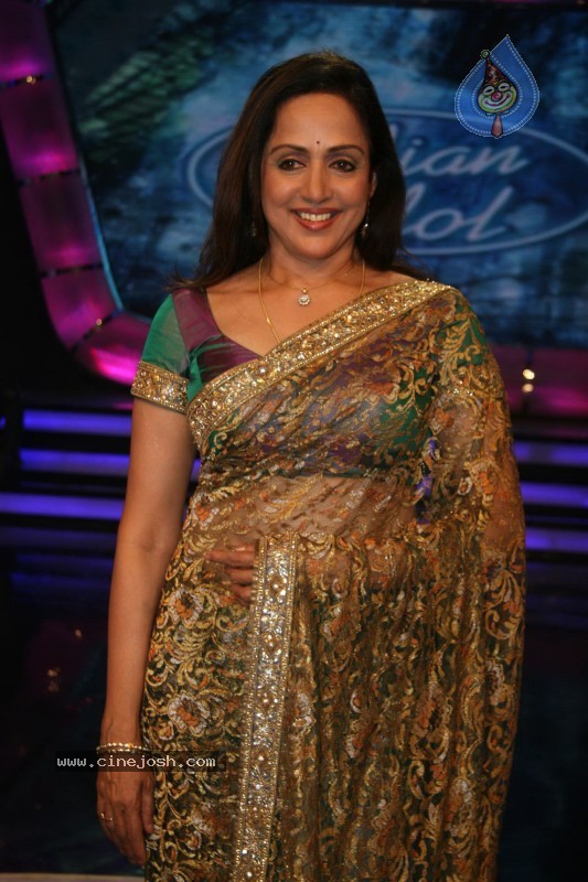 Hema Malini on Indian Idol - 17 / 47 photos