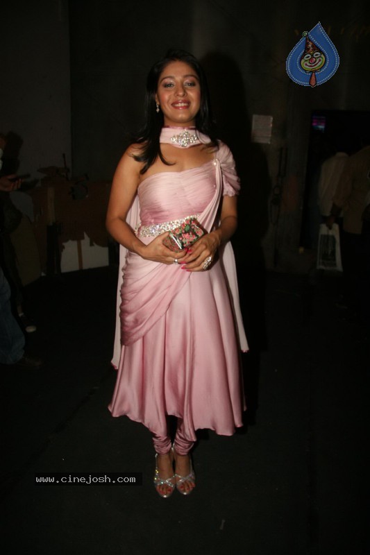 Hema Malini on Indian Idol - 27 / 47 photos