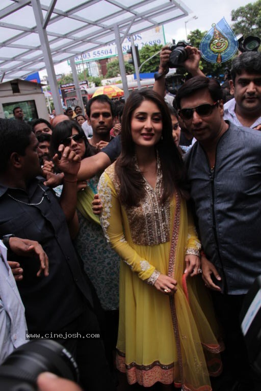 Kareena Heroine Music Launch at Siddhivinayak Temple - 1 / 45 photos