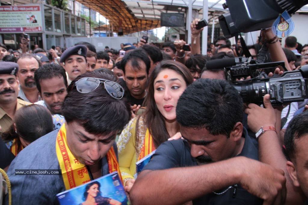 Kareena Heroine Music Launch at Siddhivinayak Temple - 2 / 45 photos