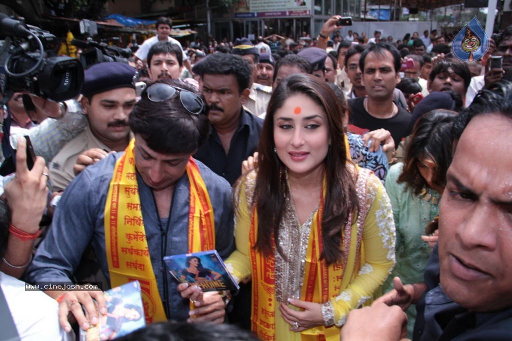 Kareena Heroine Music Launch at Siddhivinayak Temple - 9 / 45 photos