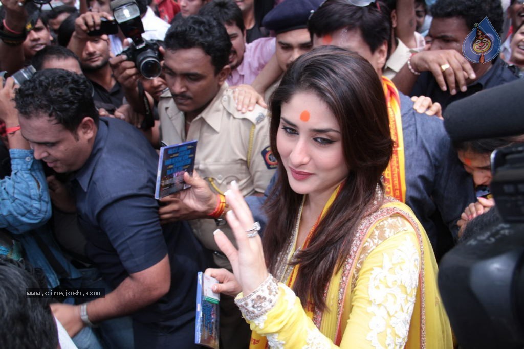 Kareena Heroine Music Launch at Siddhivinayak Temple - 11 / 45 photos