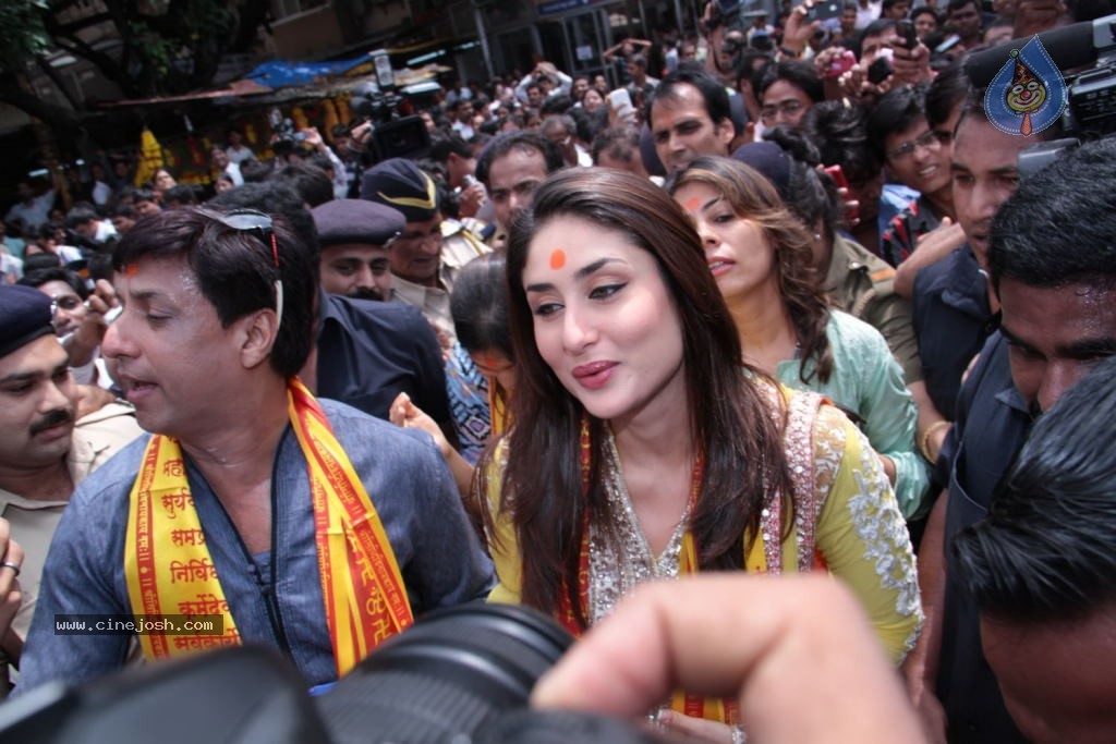 Kareena Heroine Music Launch at Siddhivinayak Temple - 18 / 45 photos