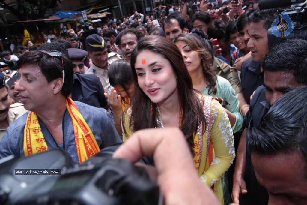 Kareena Heroine Music Launch at Siddhivinayak Temple - 37 / 45 photos