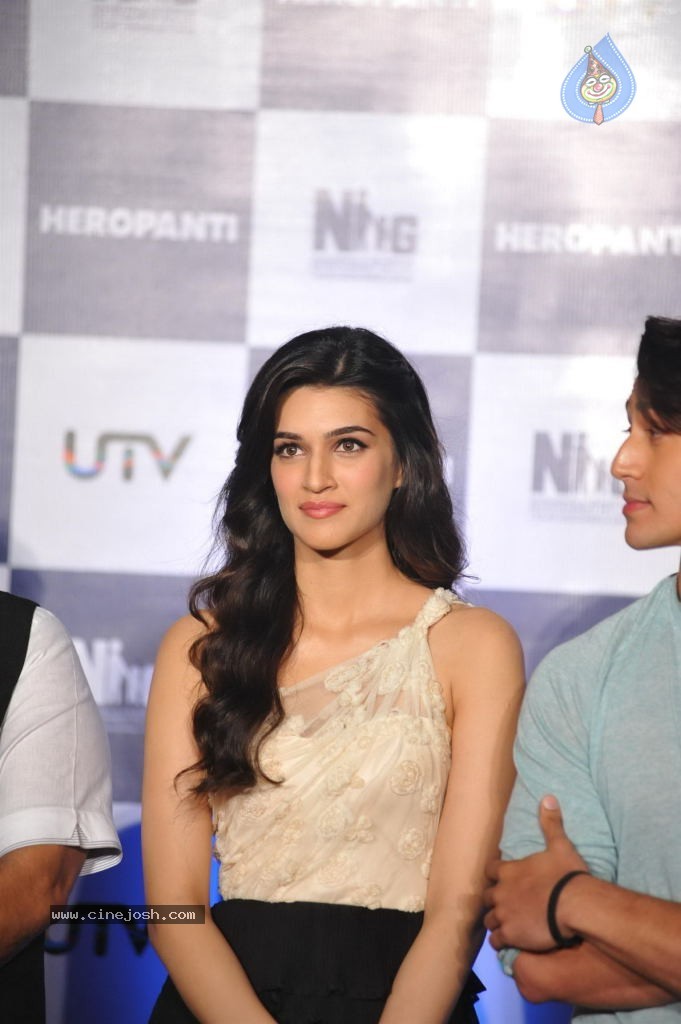 Heropanti First Look Launch - 51 / 93 photos