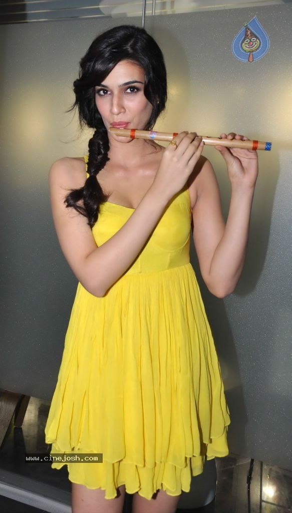 Heropanti Whistle Bajja Song Launch - 30 / 39 photos