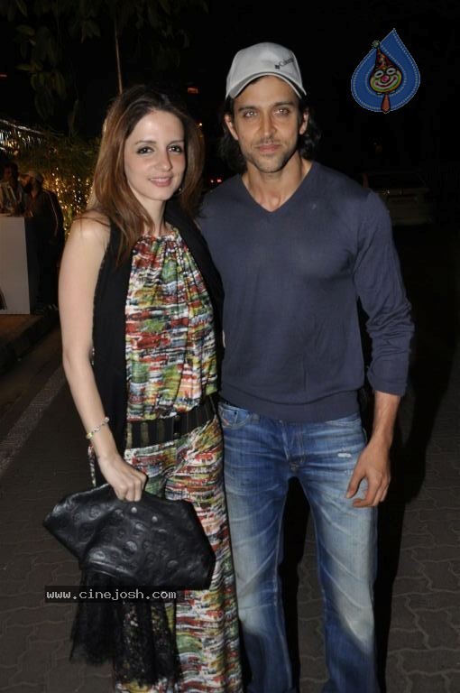 Hirthik Roshan Sister Bday Party - 19 / 24 photos