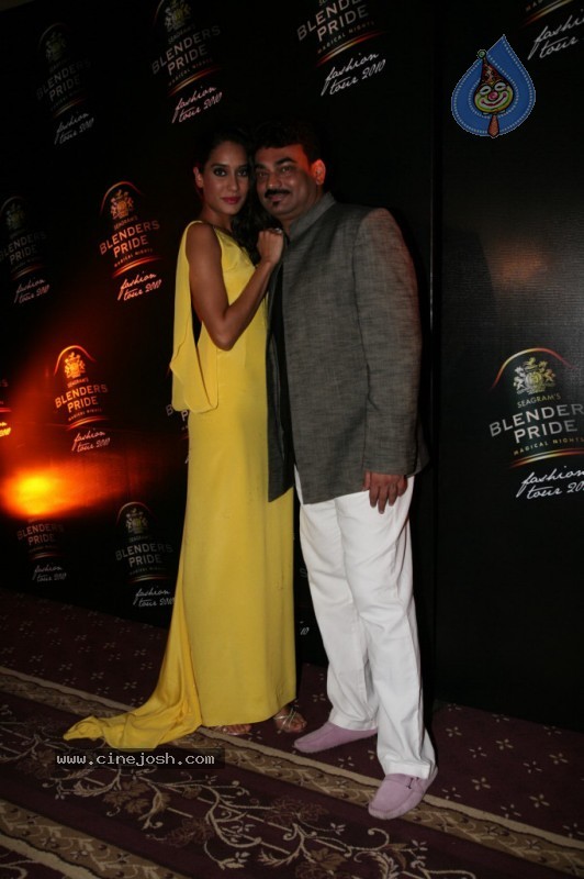 Hot Bolly Celebs at Blenders Pride Fashion Show 2010 - 56 / 65 photos