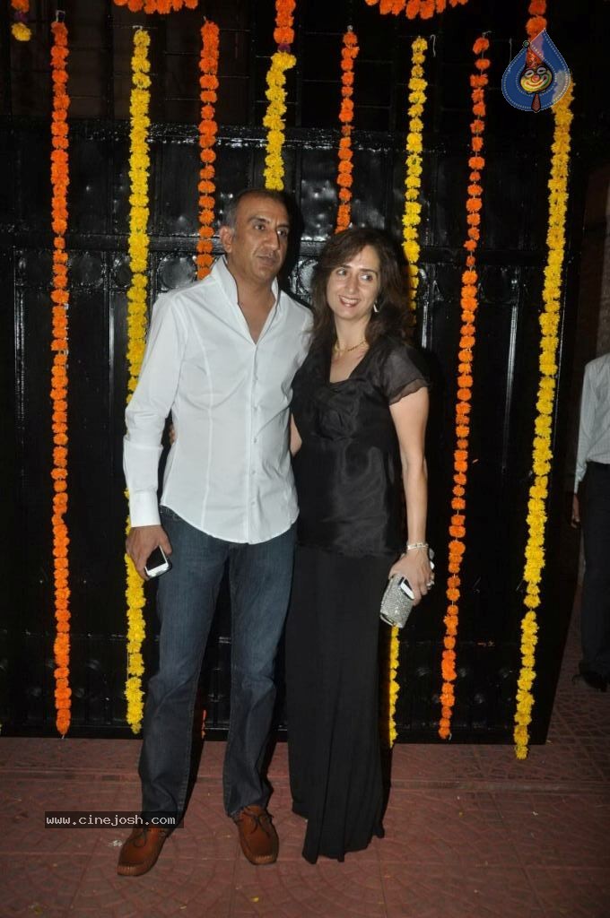 Hot Bolly Celebs at Ekta Kapoor Diwali Party - 20 / 86 photos
