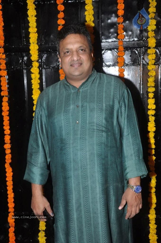 Hot Bolly Celebs at Ekta Kapoor Diwali Party - 22 / 86 photos