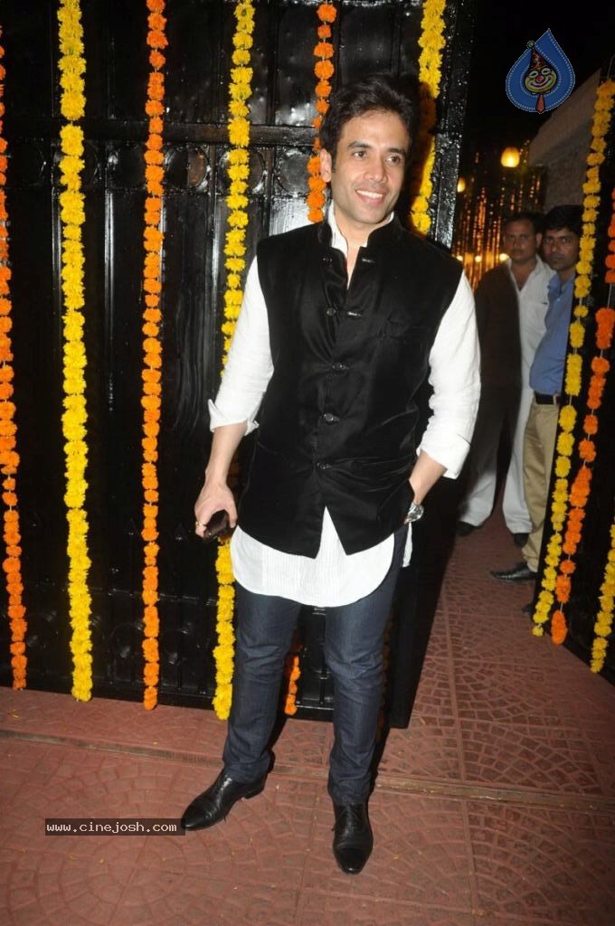 Hot Bolly Celebs at Ekta Kapoor Diwali Party - 40 / 86 photos
