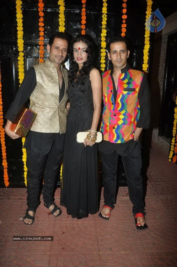 Hot Bolly Celebs at Ekta Kapoor Diwali Party - 41 / 86 photos