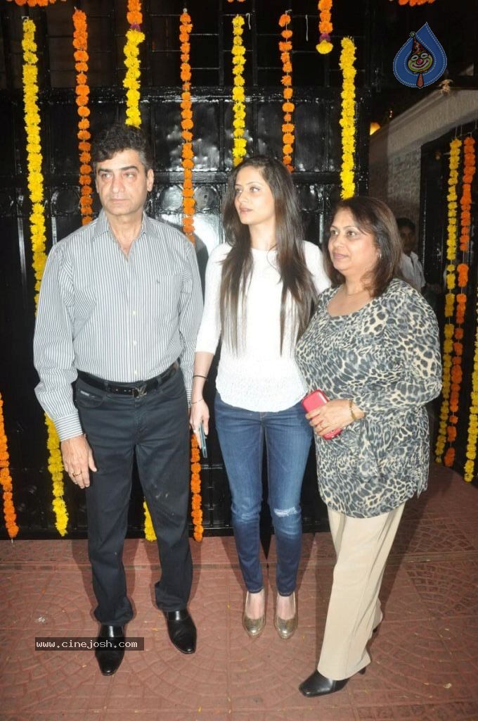 Hot Bolly Celebs at Ekta Kapoor Diwali Party - 43 / 86 photos
