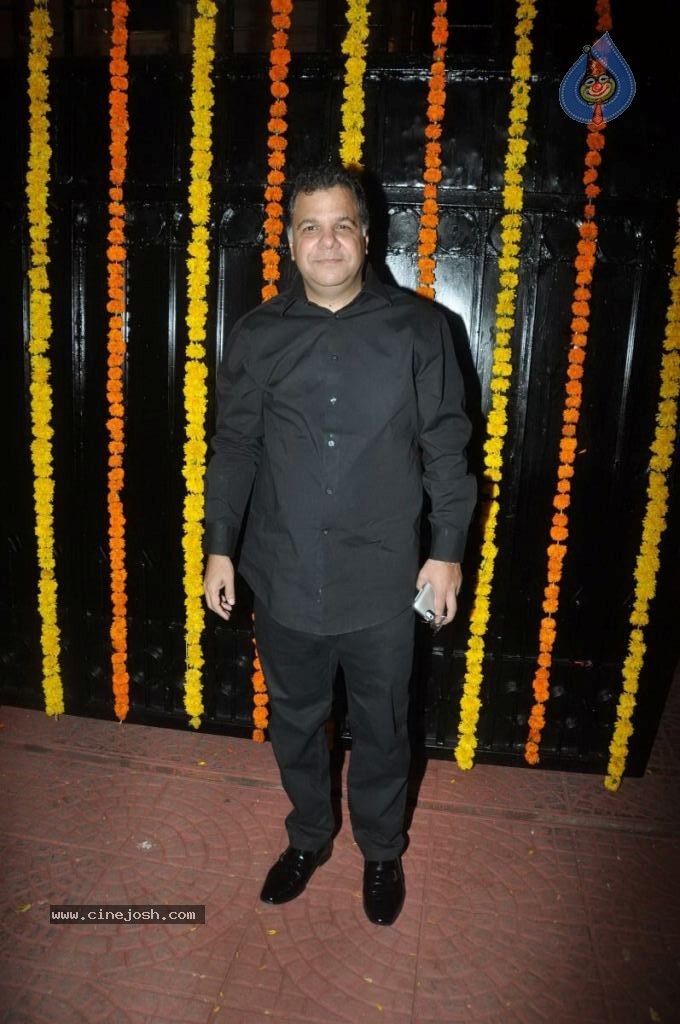 Hot Bolly Celebs at Ekta Kapoor Diwali Party - 47 / 86 photos