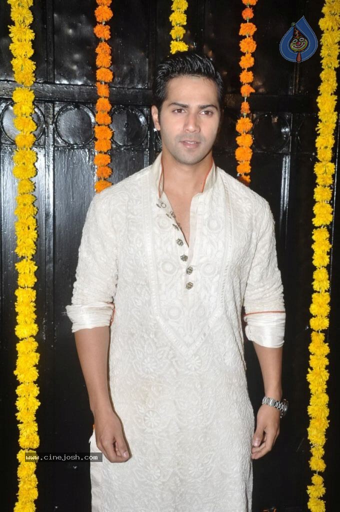 Hot Bolly Celebs at Ekta Kapoor Diwali Party - 58 / 86 photos