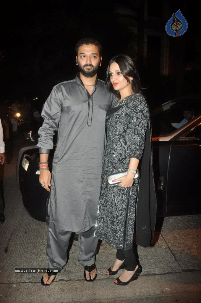 Hot Bolly Celebs at Ekta Kapoor Diwali Party - 63 / 86 photos