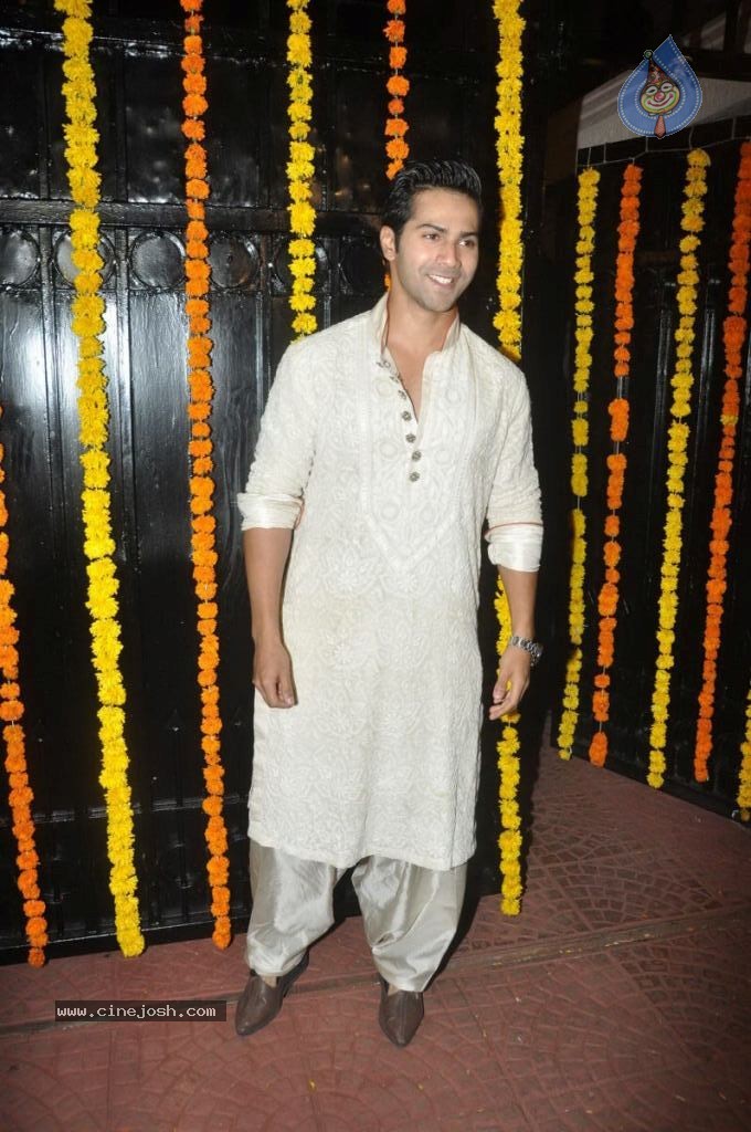 Hot Bolly Celebs at Ekta Kapoor Diwali Party - 67 / 86 photos
