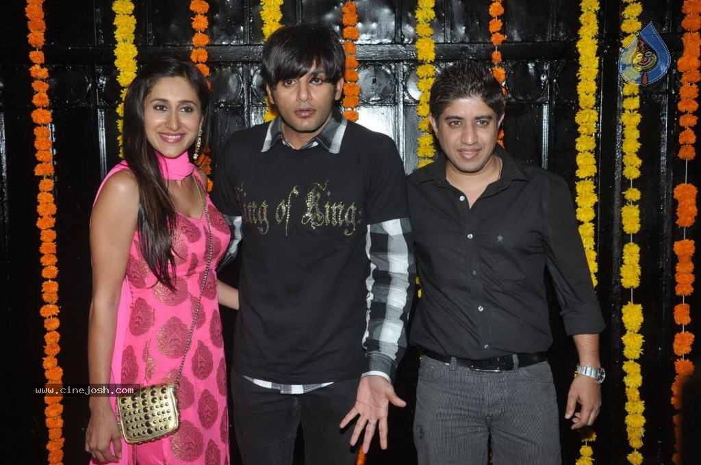 Hot Bolly Celebs at Ekta Kapoor Diwali Party - 72 / 86 photos