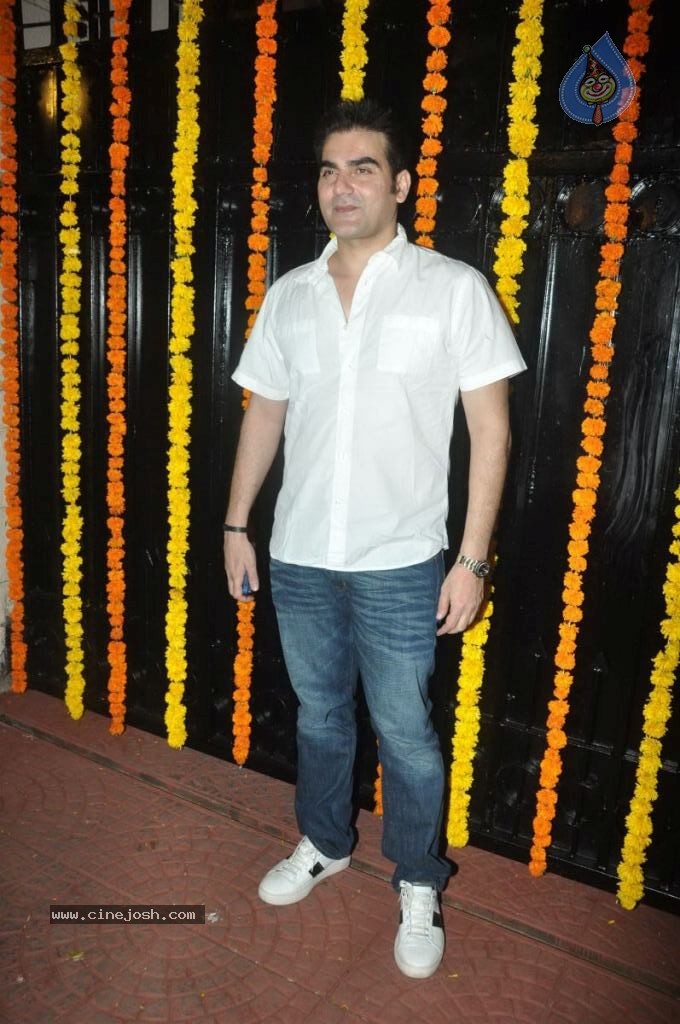 Hot Bolly Celebs at Ekta Kapoor Diwali Party - 74 / 86 photos