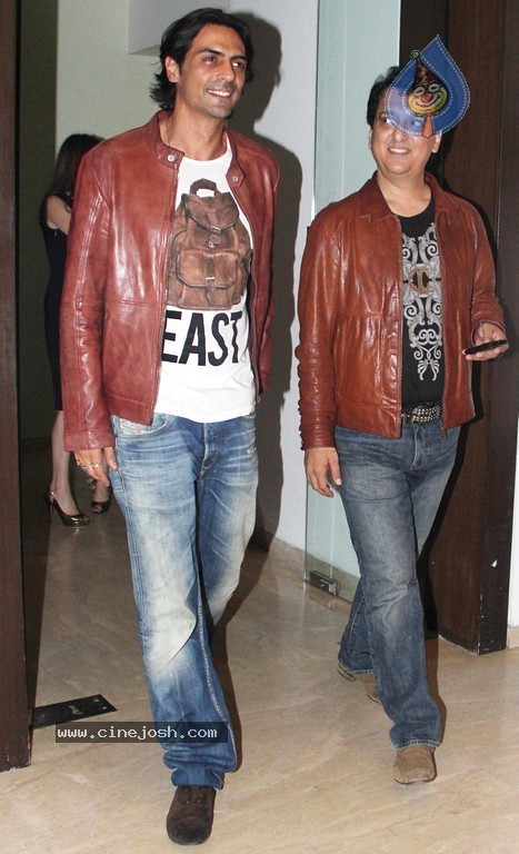 Hot Bolly Celebs at Farah Khan's House Warming Party - 12 / 95 photos