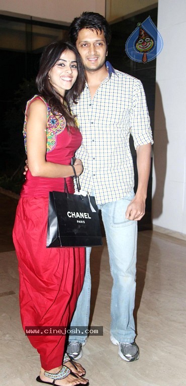 Hot Bolly Celebs at Farah Khan's House Warming Party - 53 / 95 photos