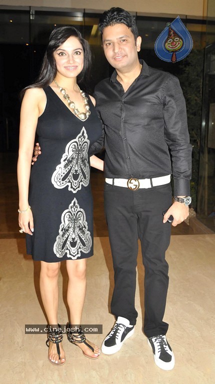 Hot Bolly Celebs at Farah Khan's House Warming Party - 71 / 95 photos