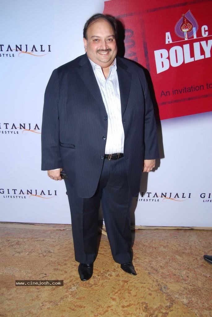 Hot Bolly Celebs at Gitanjali Bollywood Night - 154 / 170 photos